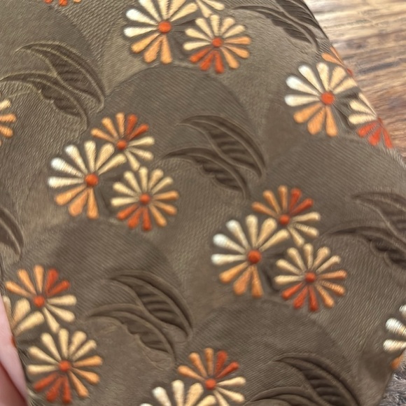 Ermenegildo Zegna Silk Embroidered Floral Tie - Picture 7 of 7